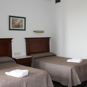 Habitación con 2 Camas Individuales